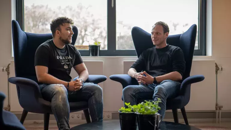 Ivo en Semih in gesprek